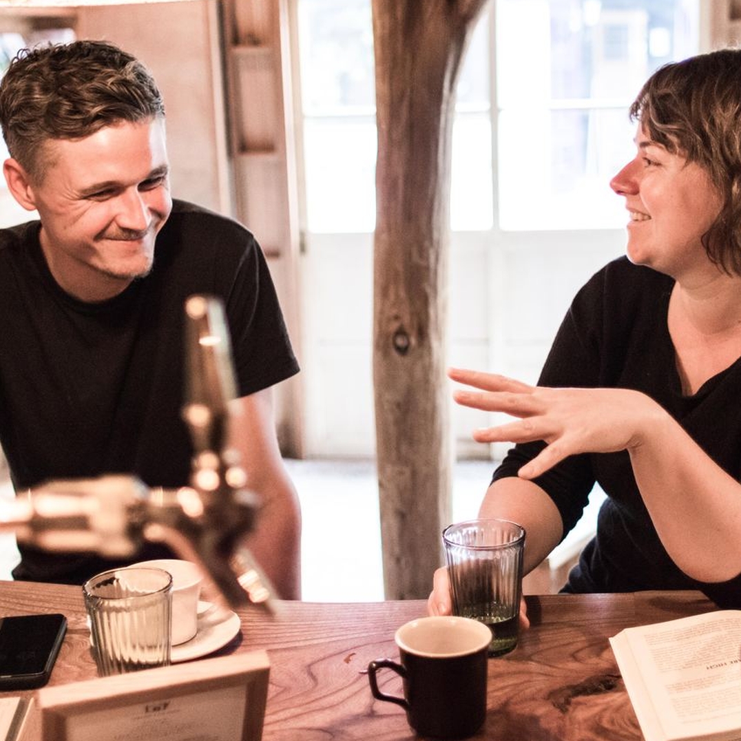 ¿Qués es y cómo funciona el Couchsurfing?